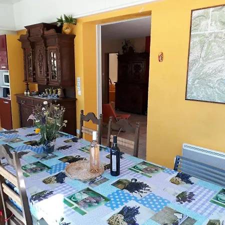 Komfortables Haus Fuer Familien, Freunde Und Motorradfahrer